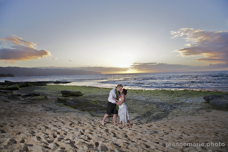 Hawaii Wedding photographer, Honolulu Wedding photographer, Oahu Wedding photographer, North Shore, Hawaii, Beach, Beach Wedding, Bride, Groom, Sunset, outdoors