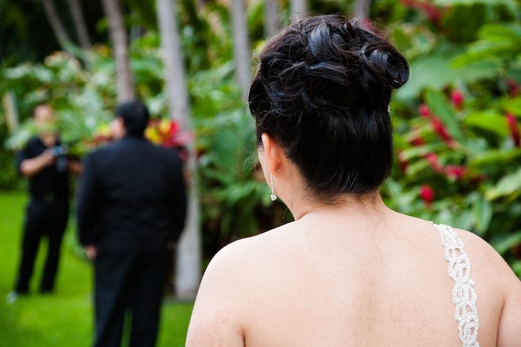 hawaii wedding bride groom frist look