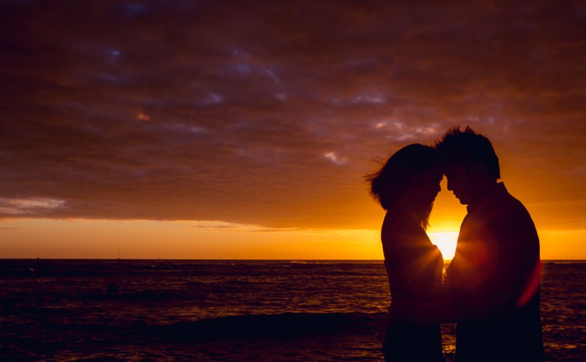 oahu, waikiki, engagement, love, sunset, beach, ocean