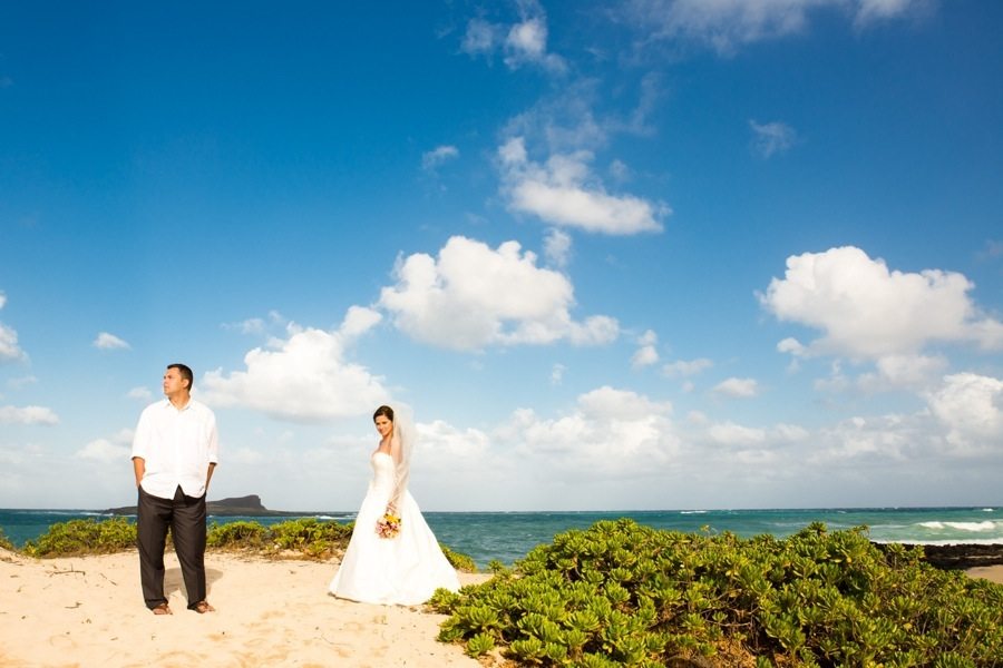 destination hawaii wedding, elopement, beach, couple, bride, groom