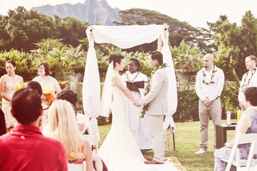 bride-groom-oahu-honolulu-destination-wedding-ceremony
