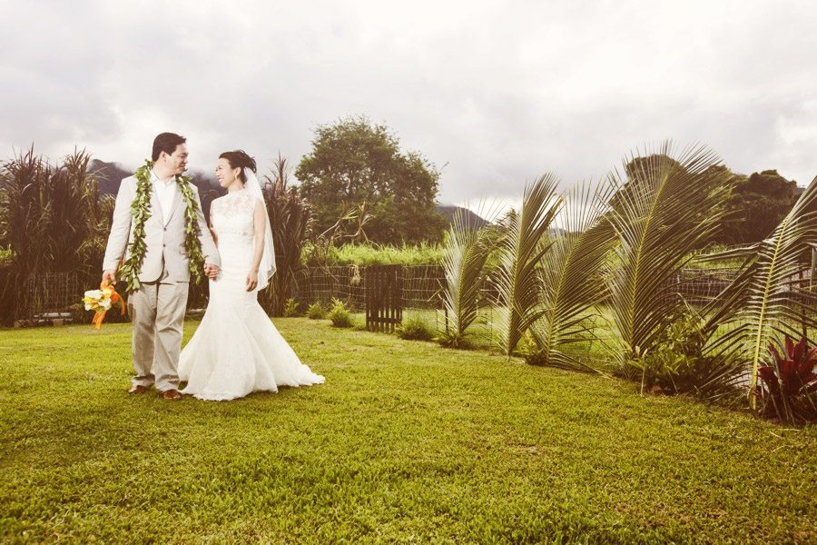 bride-groom-oahu-honolulu-destination-wedding