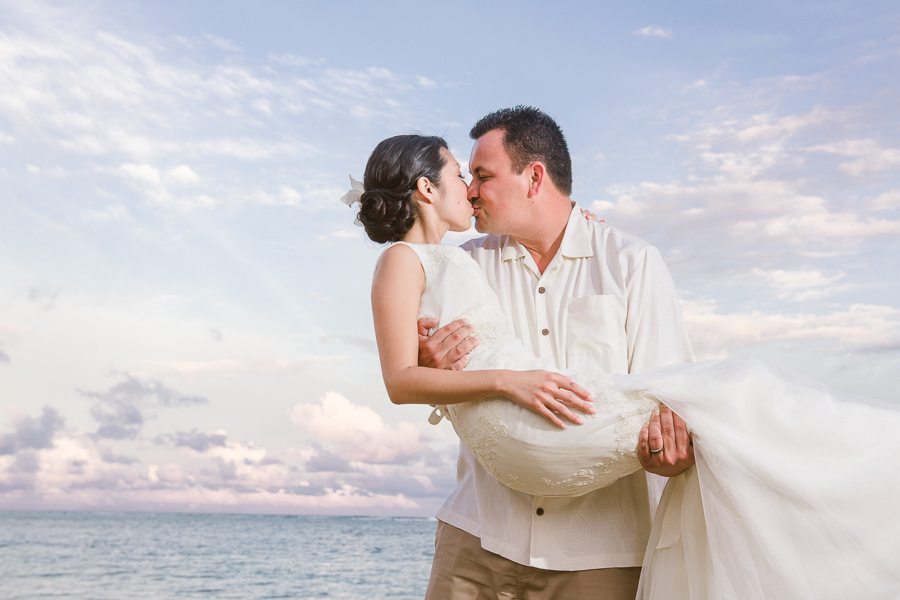 Elegant Hawaii Wedding, Kahala, Beach, bride, groom, sunset