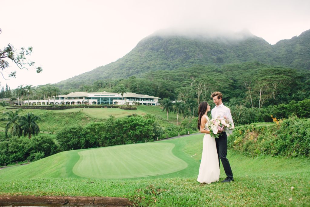 destination wedding hawaii, wedding couple hawaii, romantic wedding hawaii