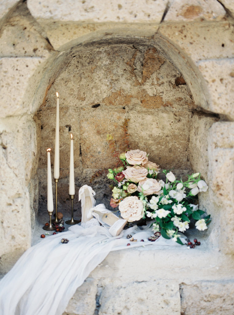 wedding details bouquet ring shoes