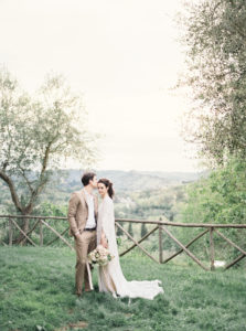 Bride and groom romantic portrait landscape italy