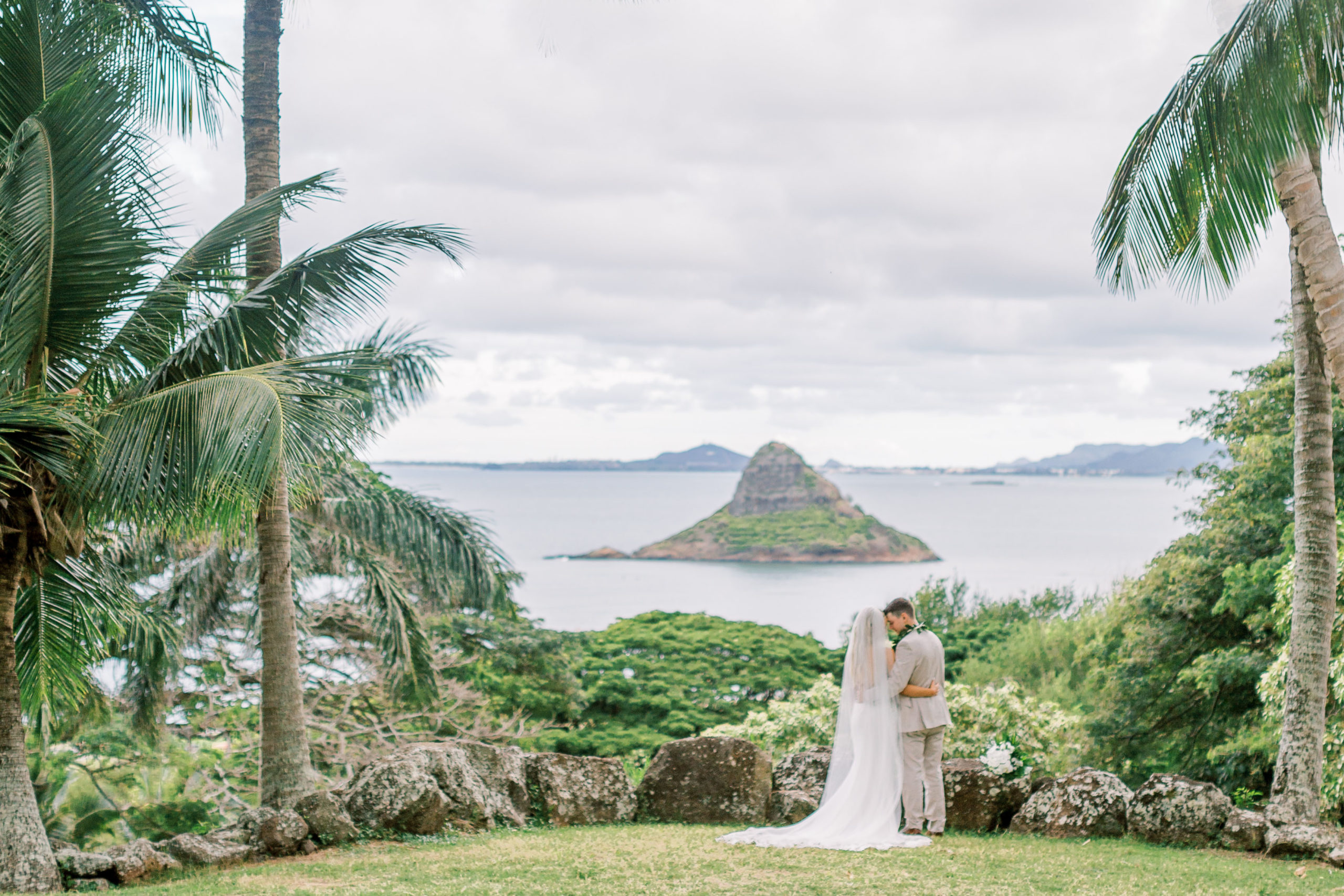 Hawaii Destiantion Wedding Kualoa Ranch scaled