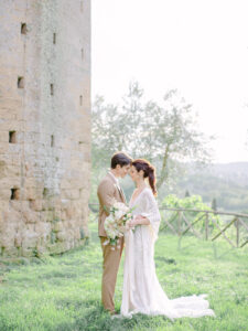 bride and groom wedding in italy la badia di orvieto