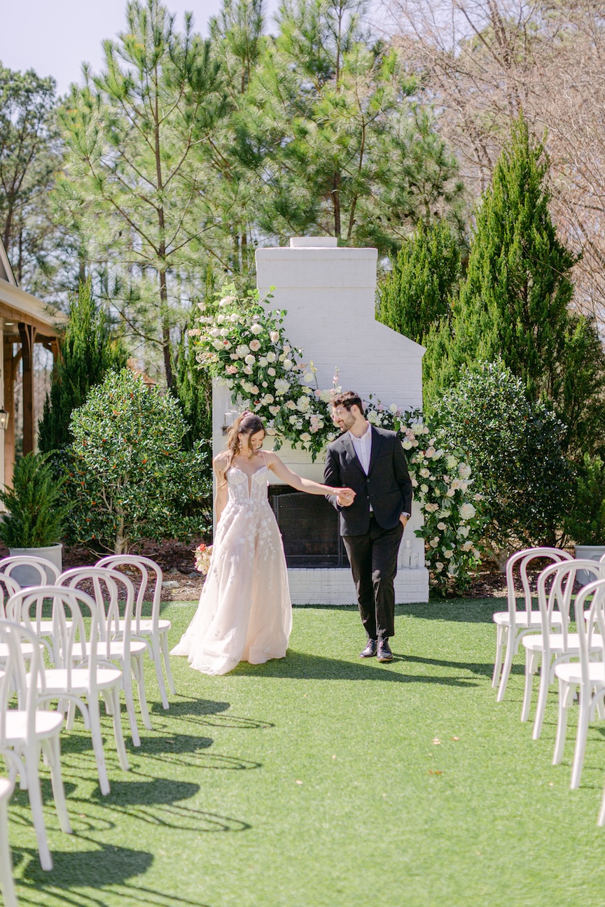 A Romantic Spring Wedding at The Bradford Estate in Raleigh, NC 8 The Bradford North Carolina Wedding Gigi Landon 1011
